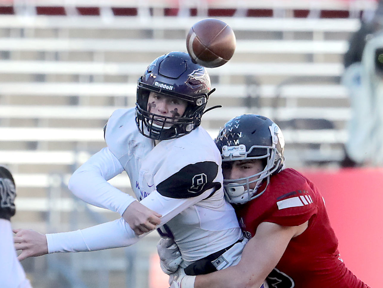 Brookfield East 31, Waunakee 30